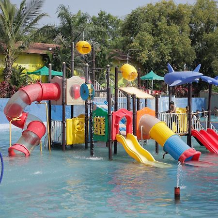 Vits Roccia Hill Resort And Adventure Park, Navapur Songadh Exterior foto